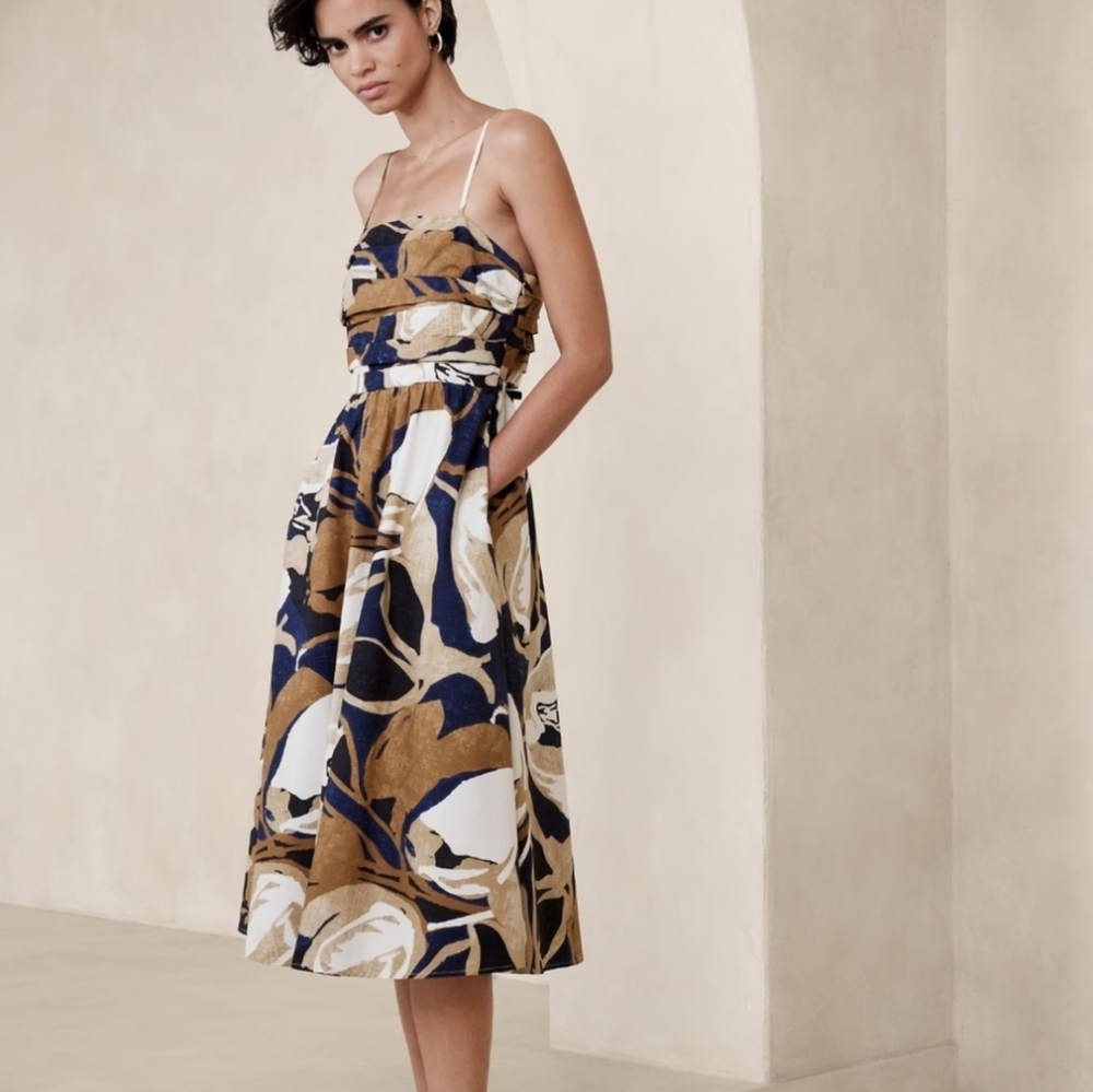 Poplin Gathered midi dress with pockets